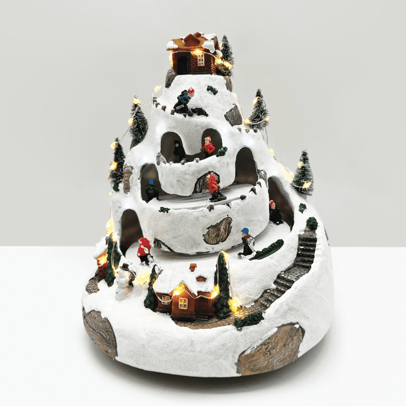 Led Διακ/Κο Χωριο Ww-Μωβ+Κινηση Σκι+Μουσικη 4.5V (Ανταπ) 21Χ21Χ25Cm