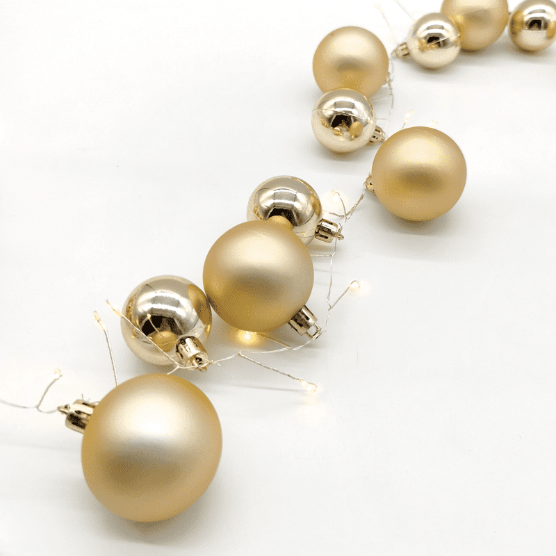 "40 Silver-Chrome Balls" 80 Cluster Mini Led Σειρα, Ww, Ασημ. Καλωδ. Χαλκ, Μπατ.(3Αα)Ip20 30Cm+2M