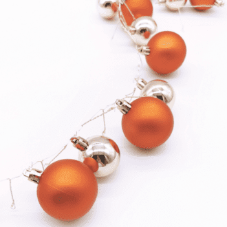 "40 Copper-Chrome Balls" 80 Cluster Mini Led Σειρα,Ww, Ασημ. Καλωδ. Χαλκ, Μπατ.(3Αα) Ip20 30Cm+2M