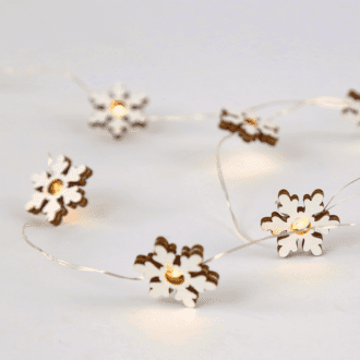 "Wooden Snowflake" 10 Led Λαμπ. Σειρα Μπατ.(2Xaa),Ww, Ασημι Καλ. Χαλκ.,Ip20, 90+30Cm,Διαφ Καλ Τροφ